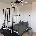Ku\'Damm Apartment